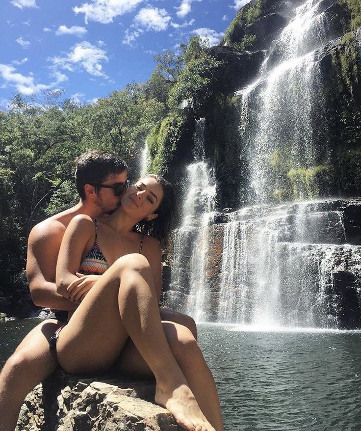Couple embracing in the Philippines
